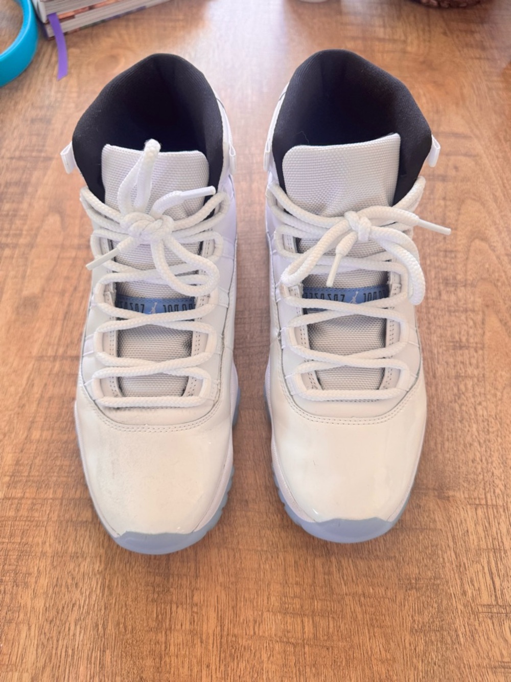 Air Jordan 11 Retro “Legend Blue” (White/Blue/Black) – Size 9.5